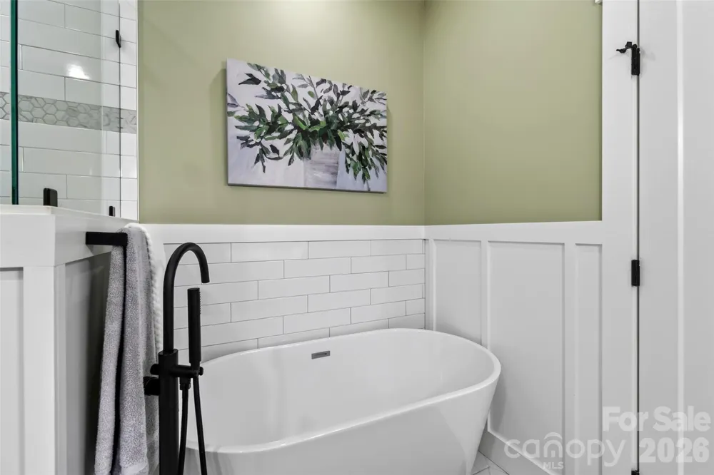 310 Magnolia Ridge Road Swannanoa, NC 28778
