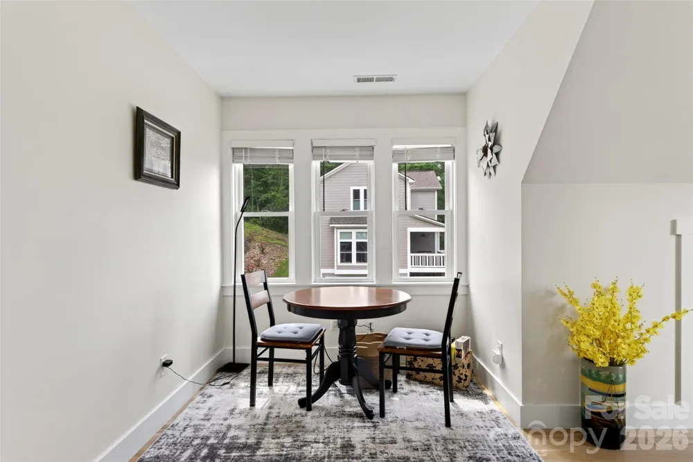 310 Magnolia Ridge Road Swannanoa, NC 28778