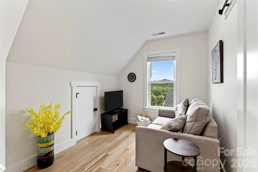 310 Magnolia Ridge Road Swannanoa, NC 28778