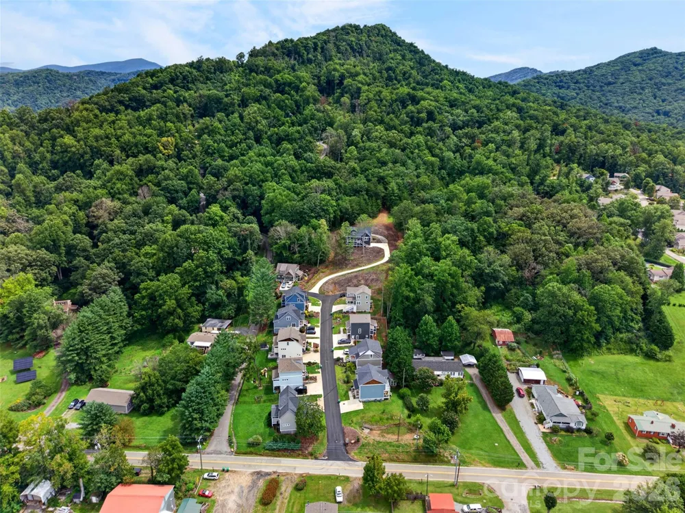 310 Magnolia Ridge Road Swannanoa, NC 28778