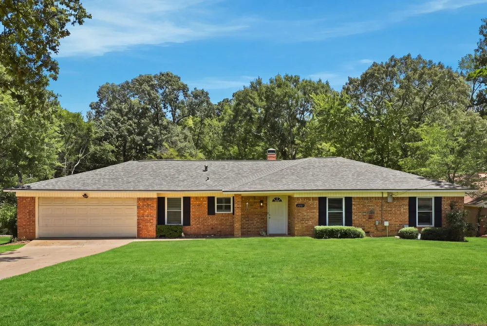 21121 County Road 1291 Flint, TX 75762