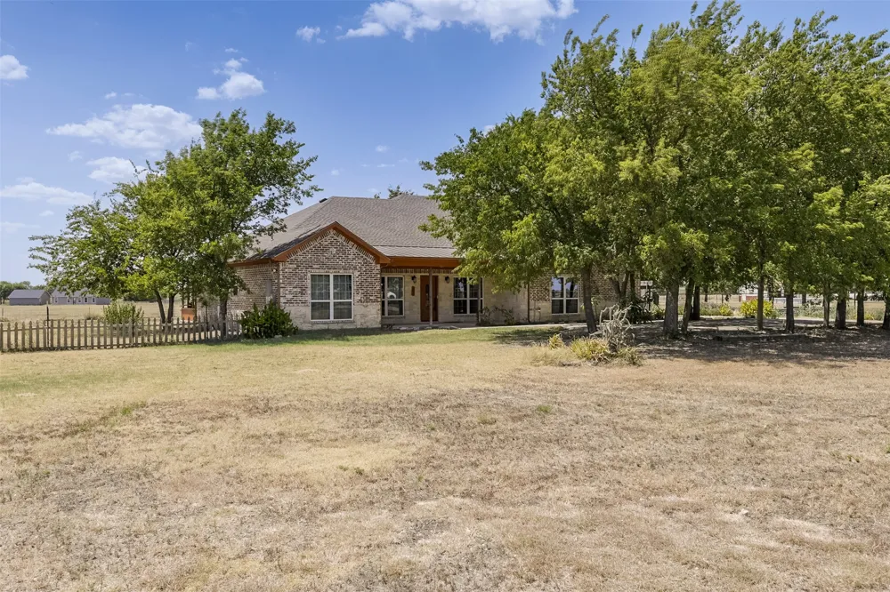 401 Carter Road Italy, TX 76651