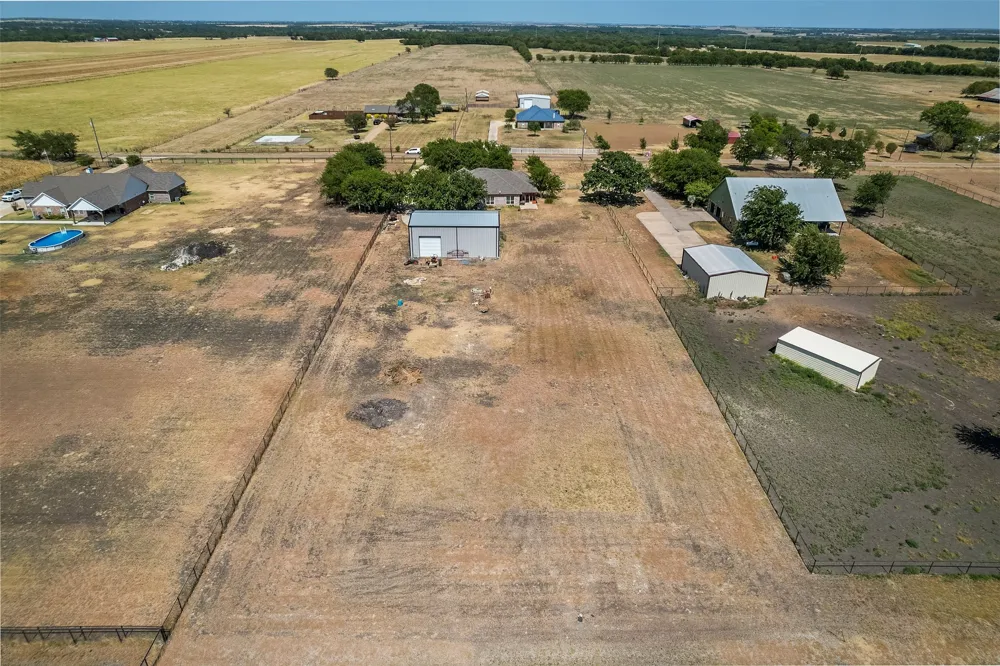 401 Carter Road Italy, TX 76651