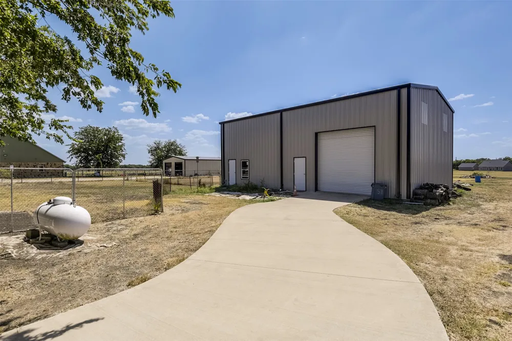 401 Carter Road Italy, TX 76651