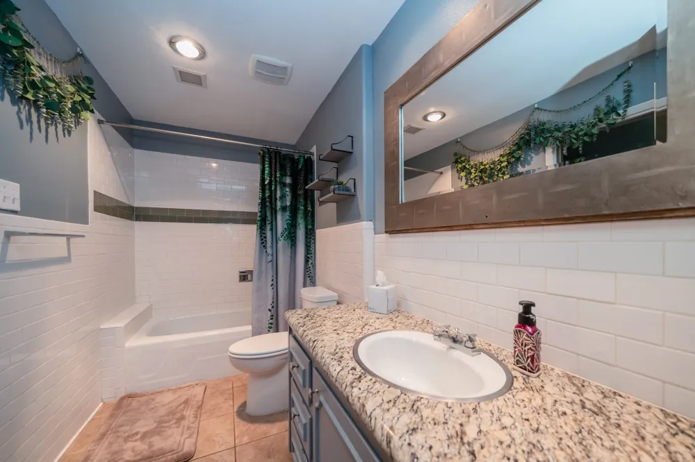 1413 S Main Street S Lindale, TX 75771