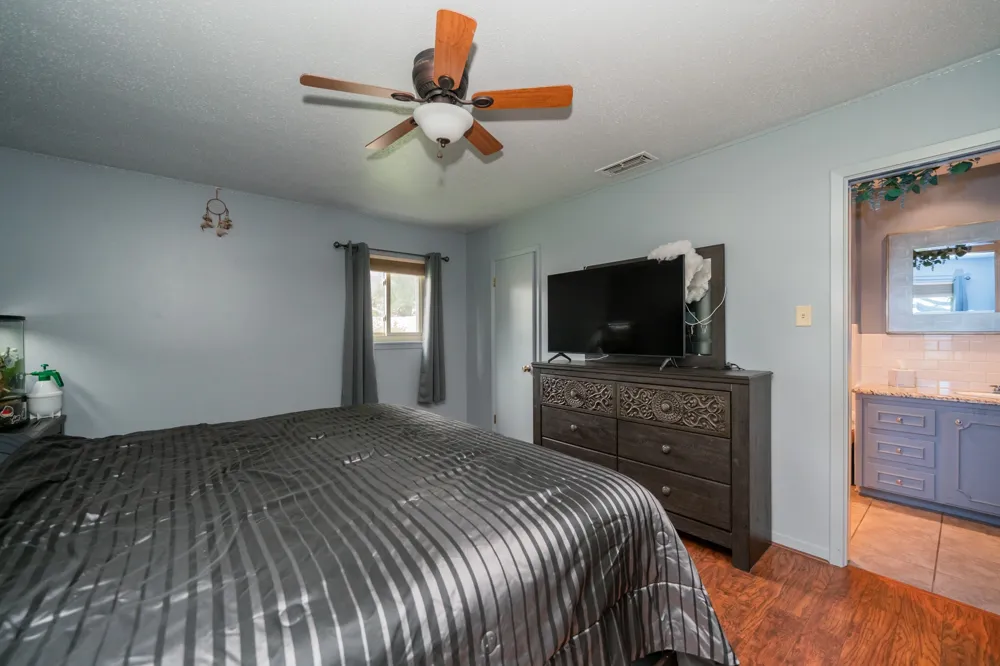 1413 S Main Street S Lindale, TX 75771