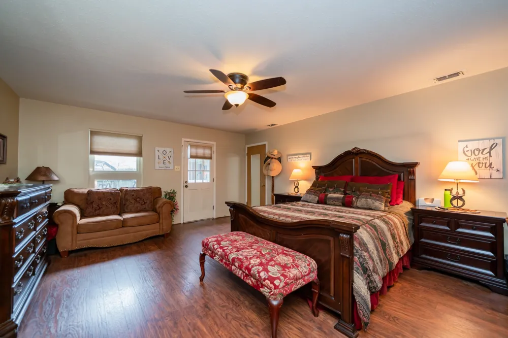 1413 S Main Street S Lindale, TX 75771