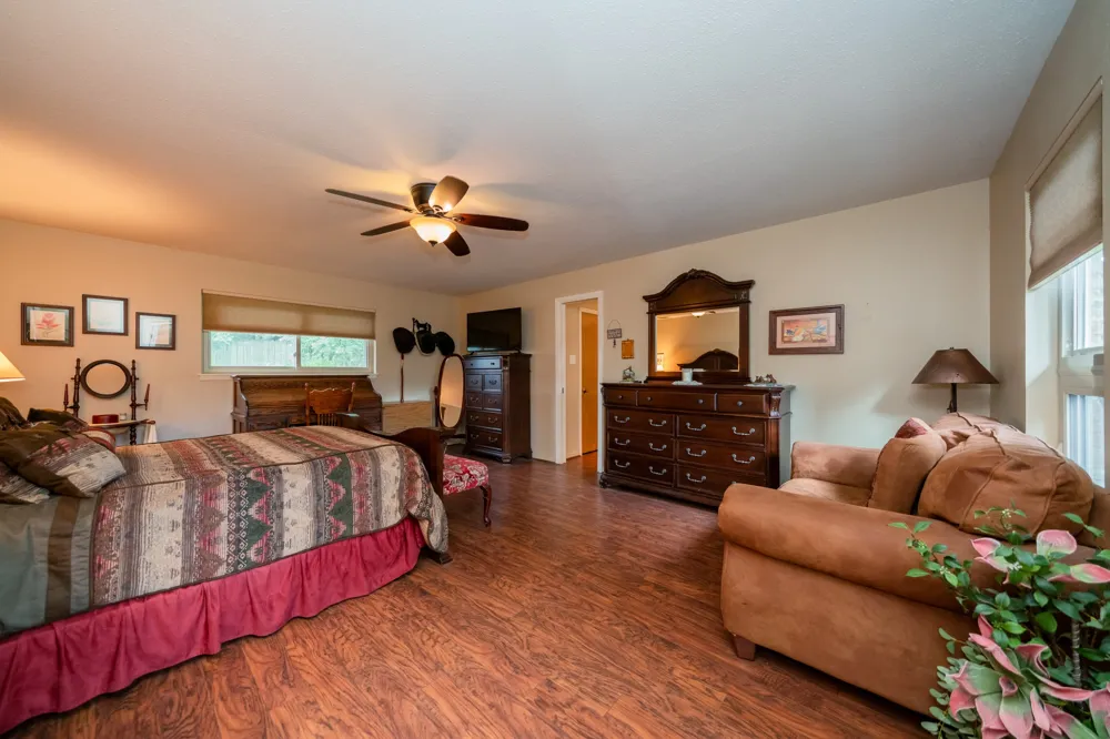 1413 S Main Street S Lindale, TX 75771