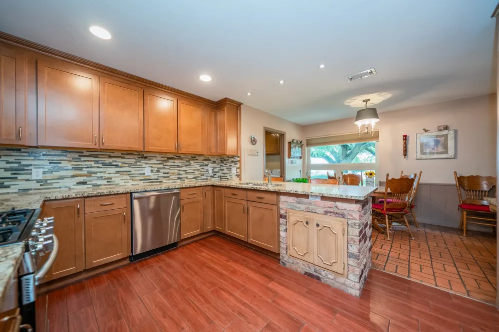 1413 S Main Street S Lindale, TX 75771