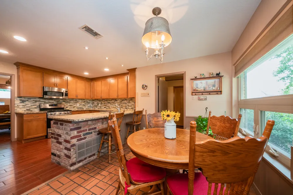 1413 S Main Street S Lindale, TX 75771