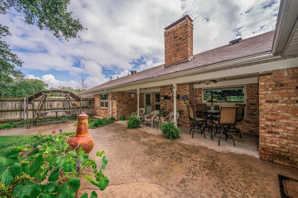 1413 S Main Street S Lindale, TX 75771