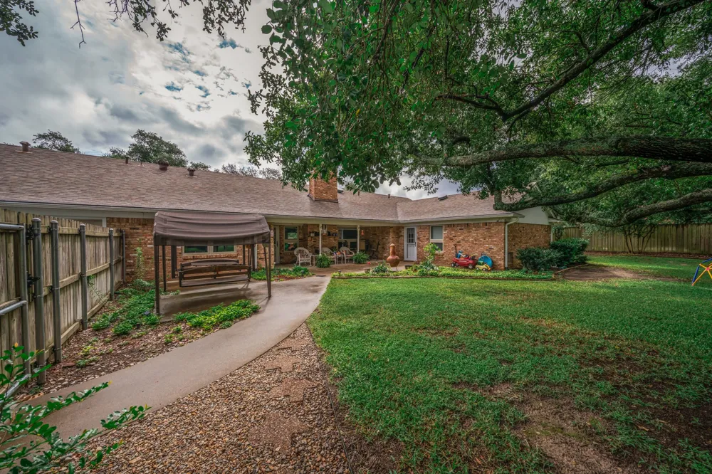 1413 S Main Street S Lindale, TX 75771