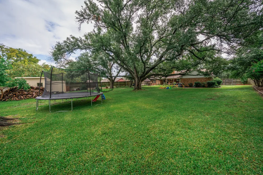 1413 S Main Street S Lindale, TX 75771