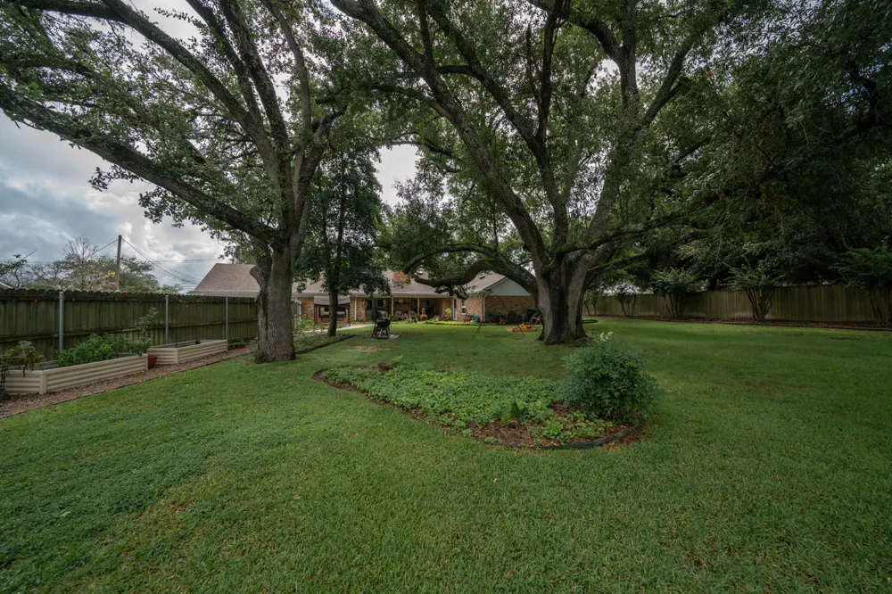 1413 S Main Street S Lindale, TX 75771