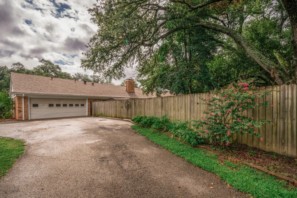 1413 S Main Street S Lindale, TX 75771