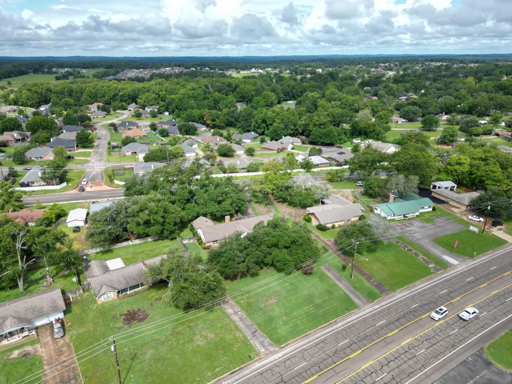 1413 S Main Street S Lindale, TX 75771