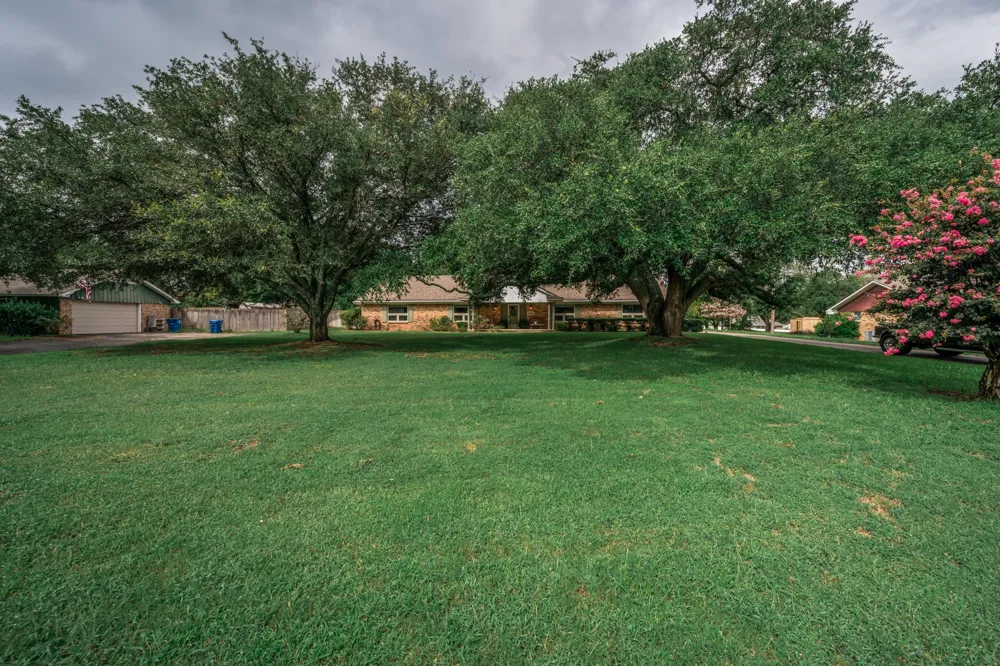 1413 S Main Street S Lindale, TX 75771