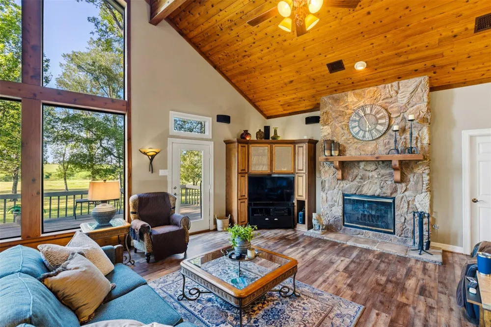 2250 Dillard Road Brenham, TX 77833