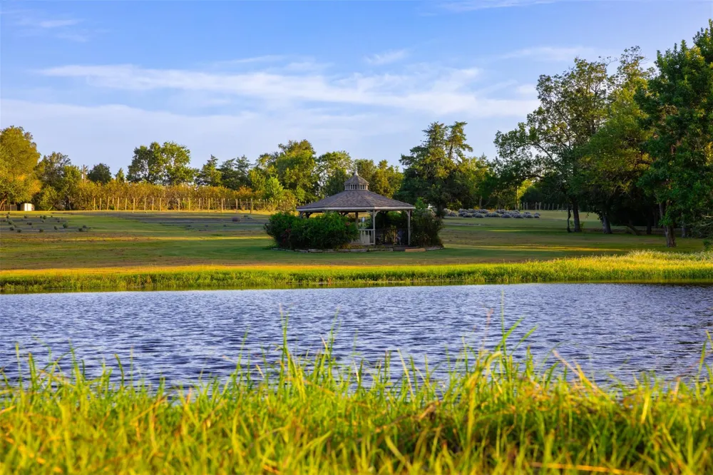 2250 Dillard Road Brenham, TX 77833