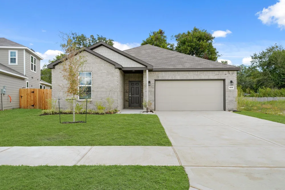 3609 Crawford Street Bay City, TX 77414