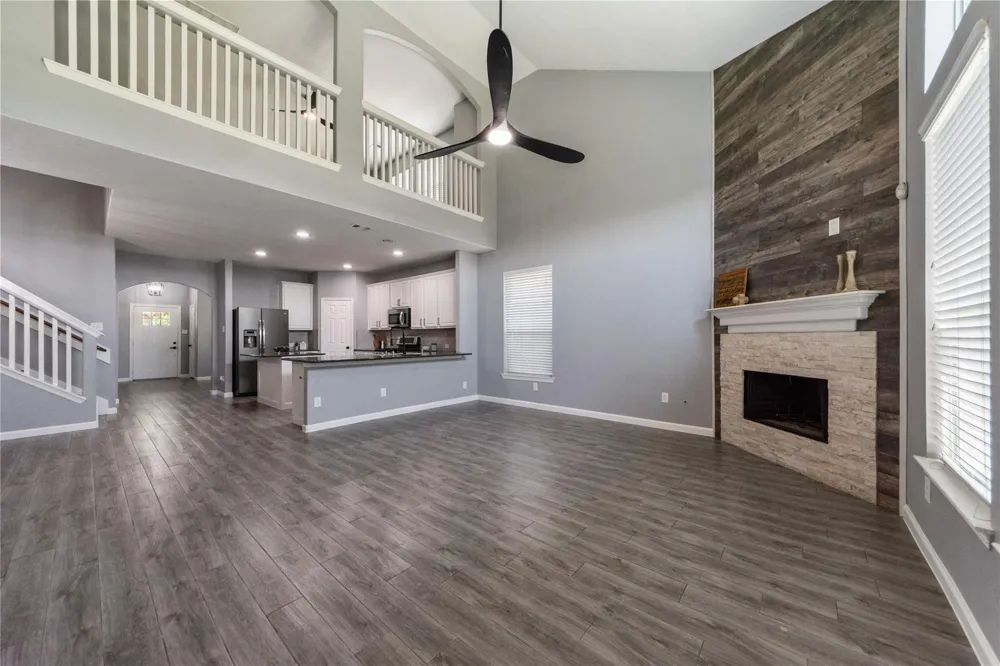 2214 Sterling Oaks Drive Rosharon, TX 77583