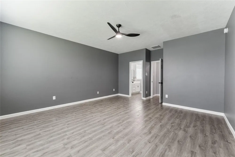 2214 Sterling Oaks Drive Rosharon, TX 77583