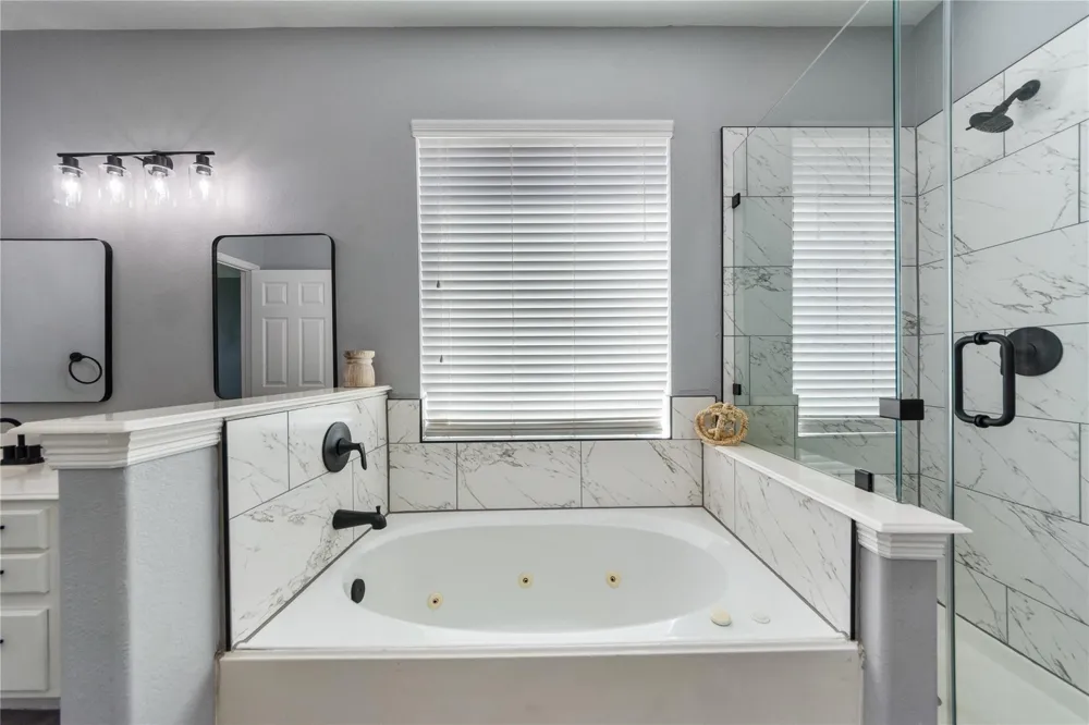2214 Sterling Oaks Drive Rosharon, TX 77583
