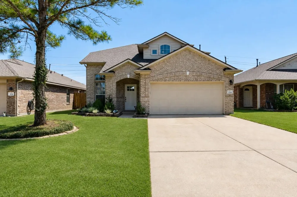 2214 Sterling Oaks Drive Rosharon, TX 77583