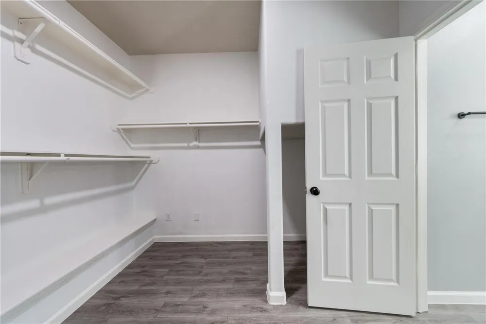 2214 Sterling Oaks Drive Rosharon, TX 77583
