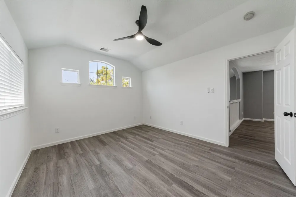 2214 Sterling Oaks Drive Rosharon, TX 77583