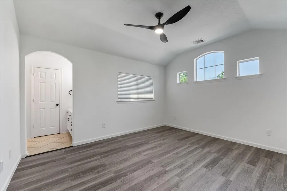 2214 Sterling Oaks Drive Rosharon, TX 77583
