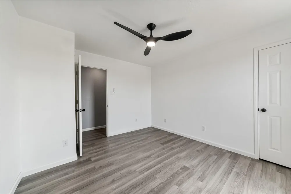 2214 Sterling Oaks Drive Rosharon, TX 77583