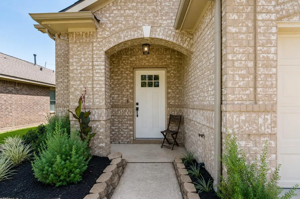 2214 Sterling Oaks Drive Rosharon, TX 77583
