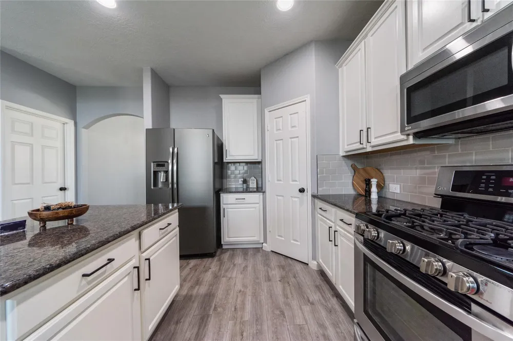 2214 Sterling Oaks Drive Rosharon, TX 77583