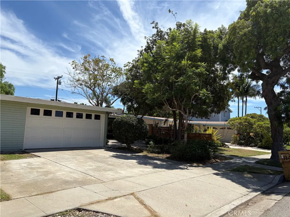 17408 Walnut Fountain Valley, CA 92708