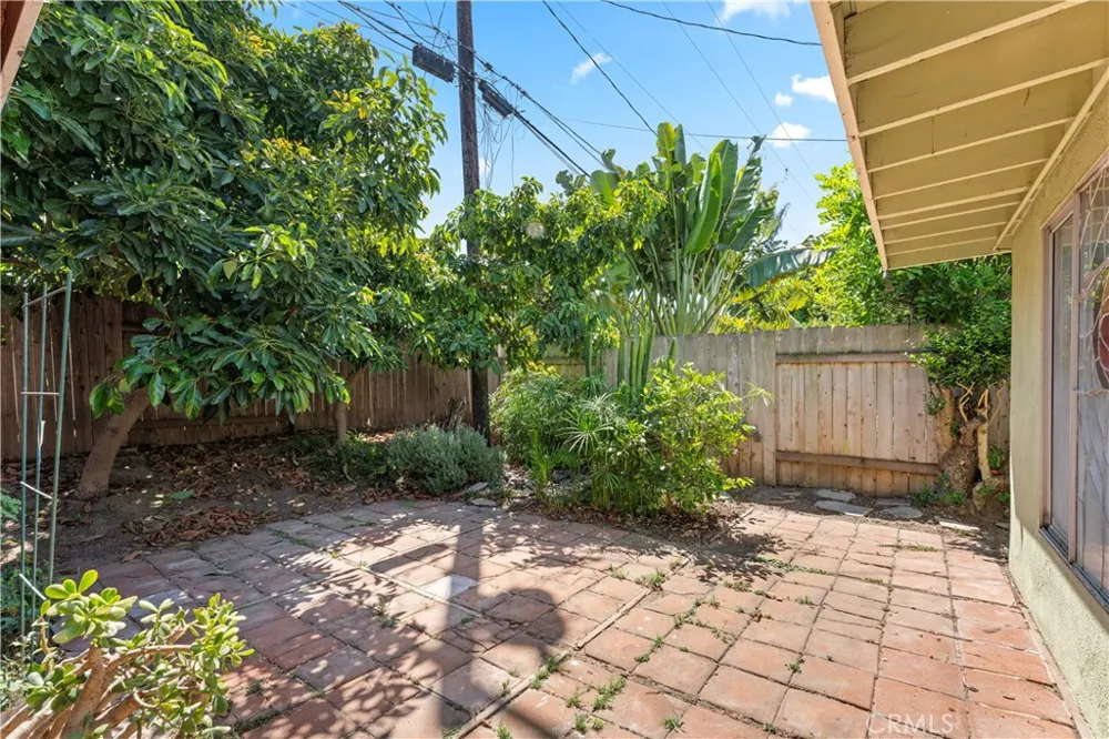 17408 Walnut Fountain Valley, CA 92708