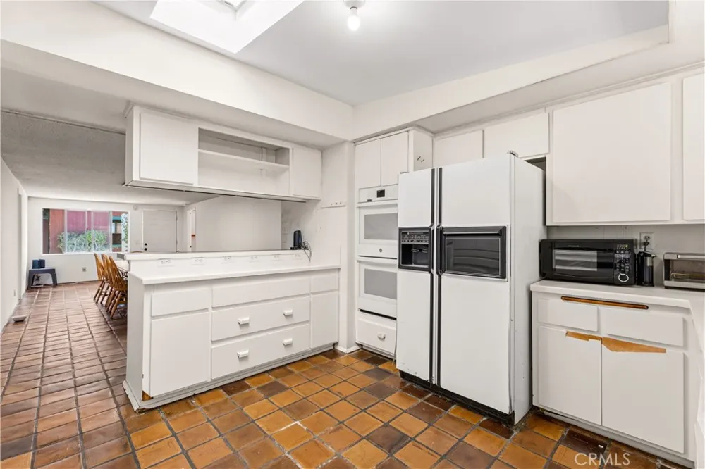 17408 Walnut Fountain Valley, CA 92708