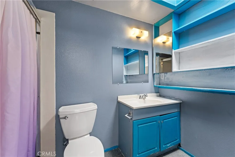17408 Walnut Fountain Valley, CA 92708