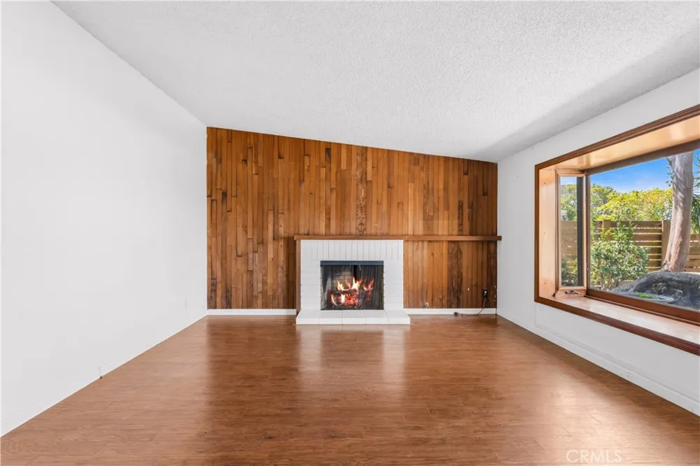 17408 Walnut Fountain Valley, CA 92708