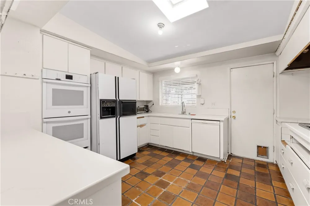 17408 Walnut Fountain Valley, CA 92708
