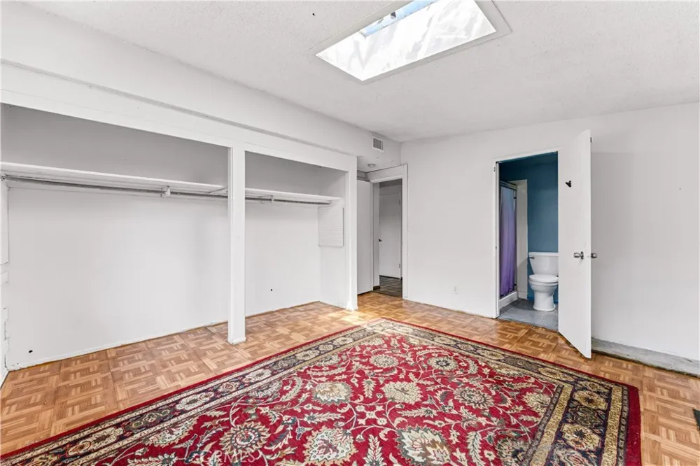 17408 Walnut Fountain Valley, CA 92708