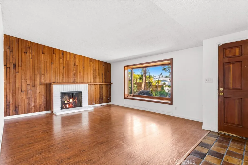 17408 Walnut Fountain Valley, CA 92708