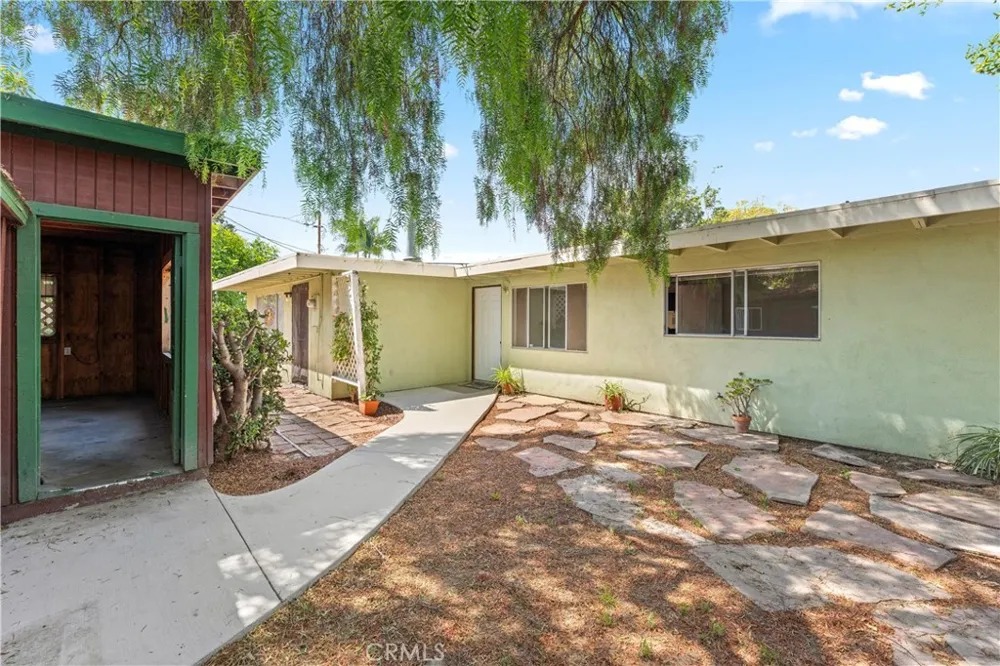 17408 Walnut Fountain Valley, CA 92708