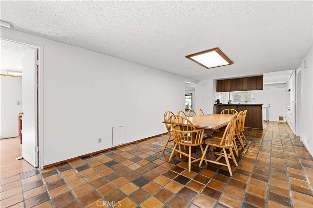 17408 Walnut Fountain Valley, CA 92708