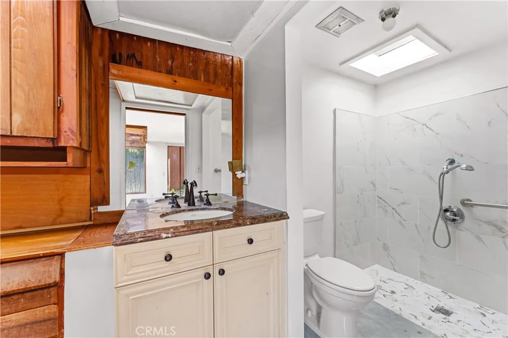 17408 Walnut Fountain Valley, CA 92708