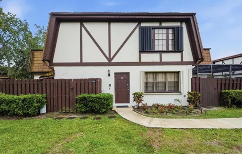 105 Weybridge Circle #A