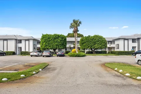 801 SE Central Parkway #14