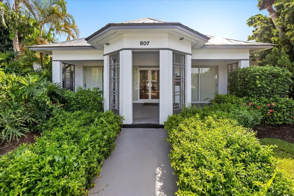 801 SE Central Parkway #14 Stuart, FL 34994
