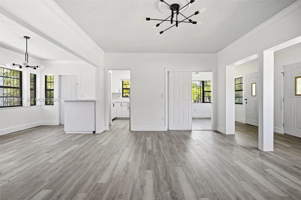 1200 SW 18th Ave Miami, FL 33135