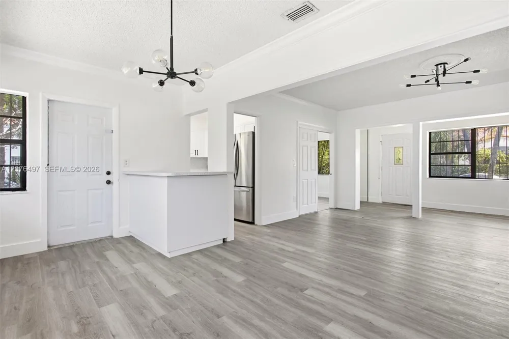 1200 SW 18th Ave Miami, FL 33135
